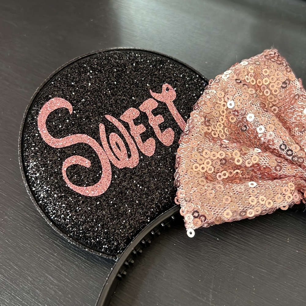 Minnie Mouse Ears - Picture 2 of 3